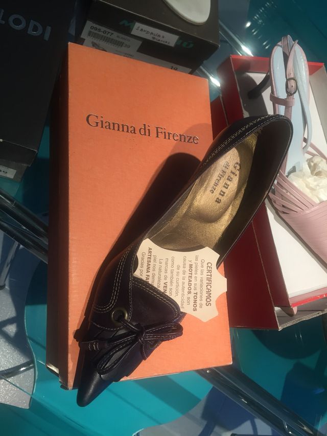 Zapatos de piel talla 39 y 40