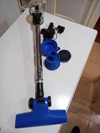 Aspirador sin cable de segunda mano por 30 EUR en Madrid en WALLAPOP