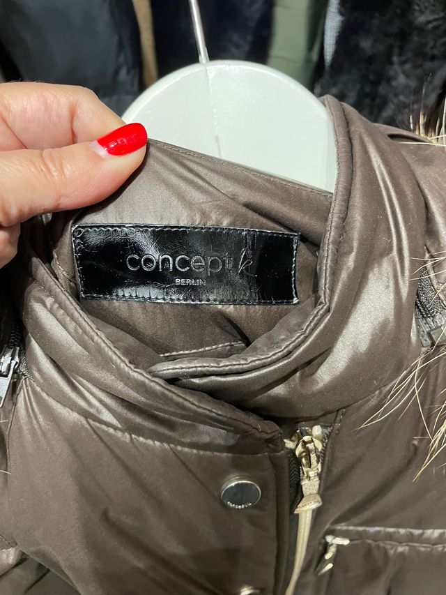 Parka marron cuello piel natural abriga!