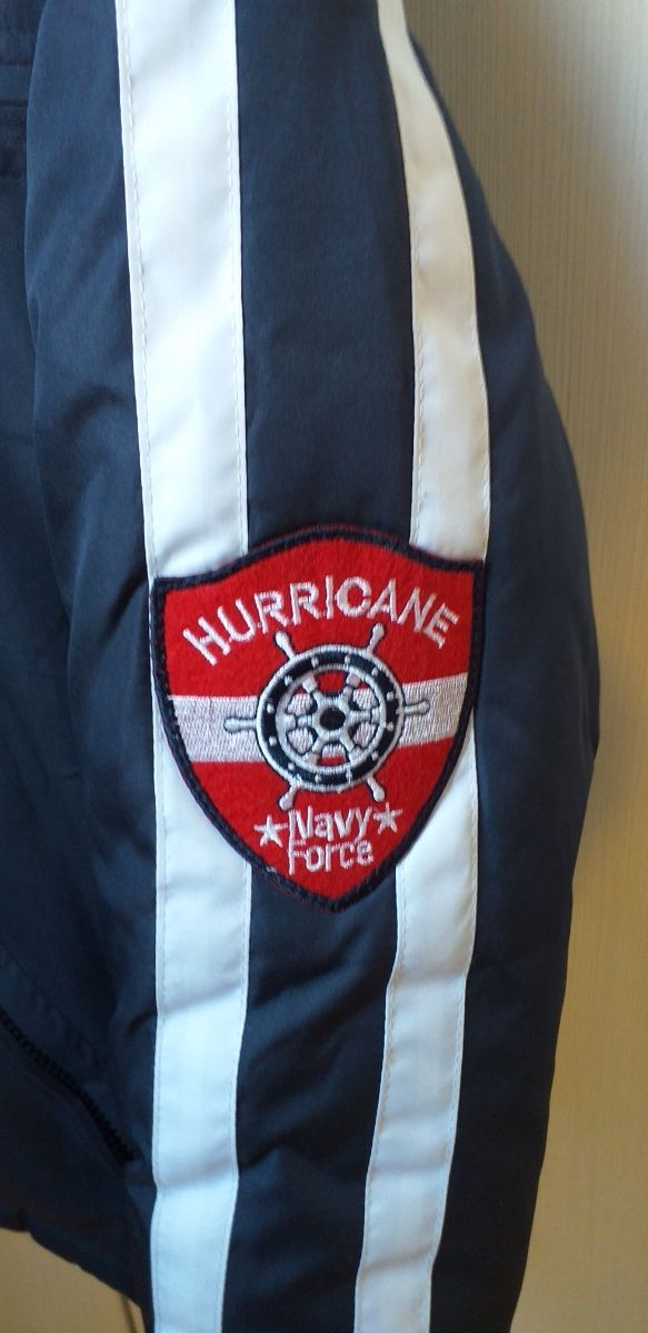 Abrigo tipo plumífero.