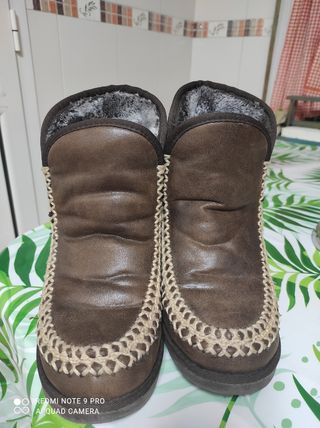Botas con cuña por dentro de segunda mano por 10 EUR en Vitoria-Gasteiz en  WALLAPOP