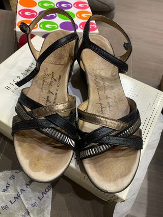 Hispanitas Sandalia Cuña Camel Correa Cobre de Mujer - Calzados Pasos