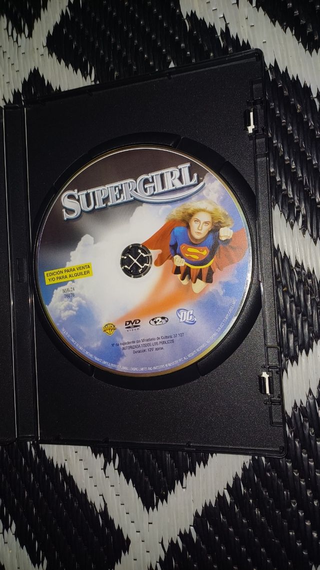 SUPERGIRL DVD SÚPER DESCATALOGADO