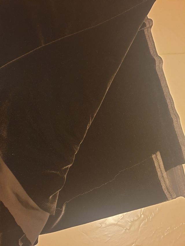 corte de terciopelo marrón elástico