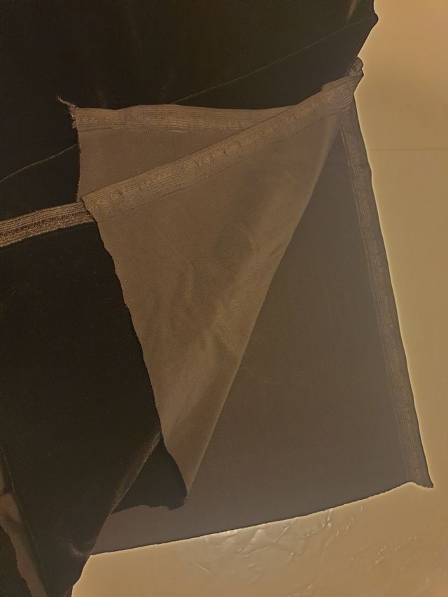 corte de terciopelo marrón elástico