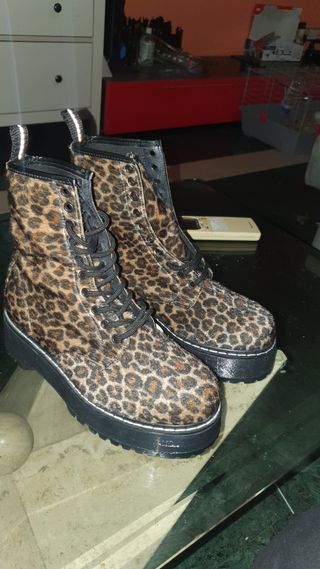 Botas Lola Rey de segunda mano por 43 EUR en Seseña en WALLAPOP