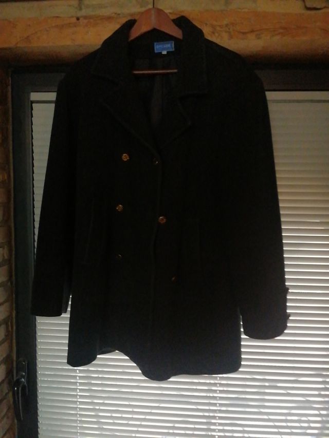 chaqueta abotonada maninera