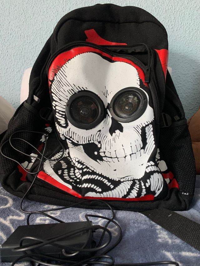 Mochila con altavoces incorporados
