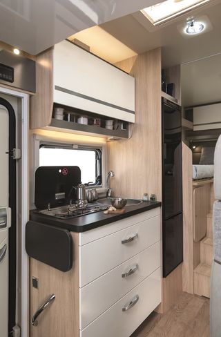 ALQUILER AUTOCARAVANA GIOTTILINE SIENA 385