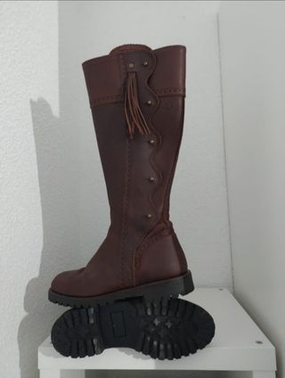 Botas camperas Valverde número 38 de segunda mano por 60 EUR en Toledo en  WALLAPOP