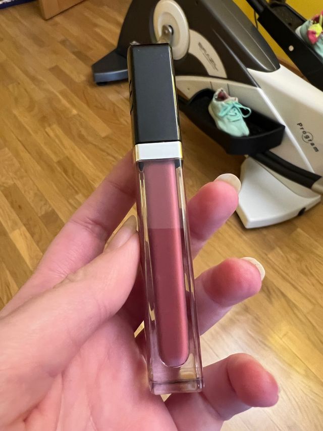 Gloss de Catrice color 080 Bold Ruby
