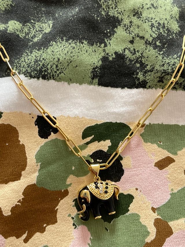 Cadena elefante negro golfi