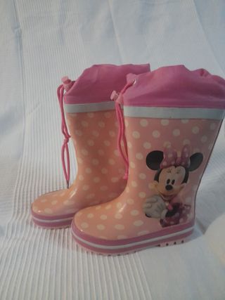 Botas agua Minnie Mouse de segunda mano por 5 EUR en Los Dolores en WALLAPOP