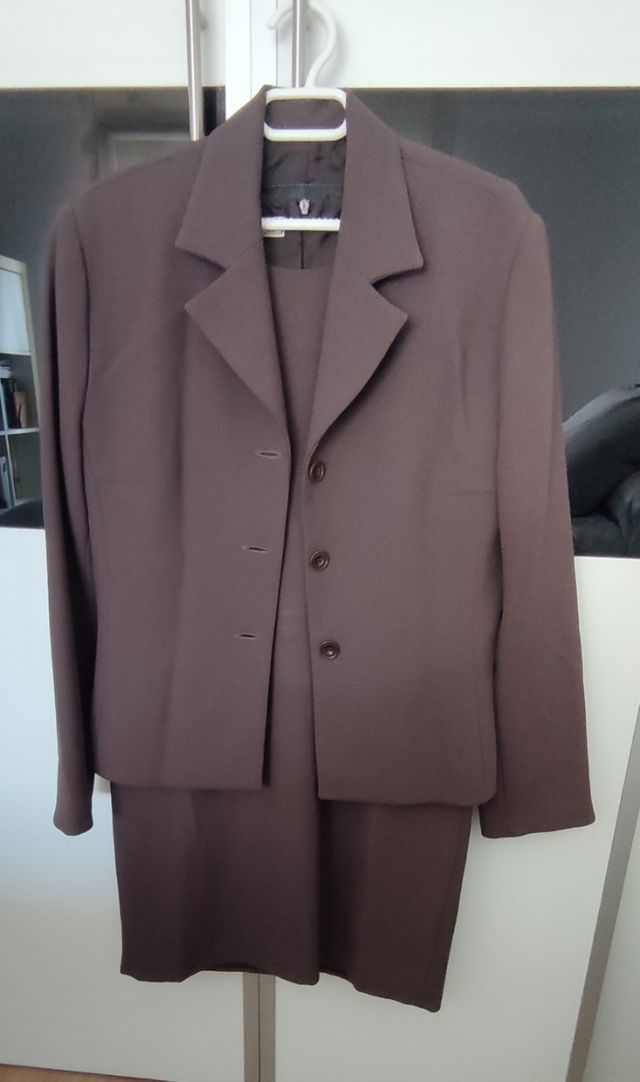 Traje vestido y chaqueta