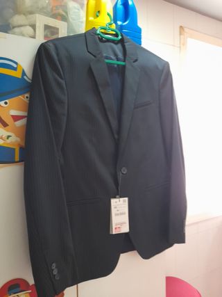 Chaqueta de vestir Zara moderna talla 48 una ganga de segunda mano por 10  EUR en Almería en WALLAPOP