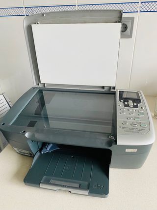 Impresora multifuncion HP Photosmart 2570 de segunda mano por 20 EUR en  Ourense en WALLAPOP
