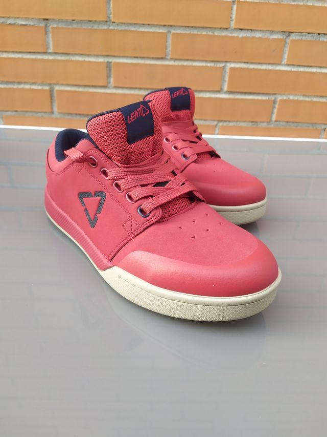 Zapatillas LEATT Flat Chilli 2.0 talla 43. NUEVAS.