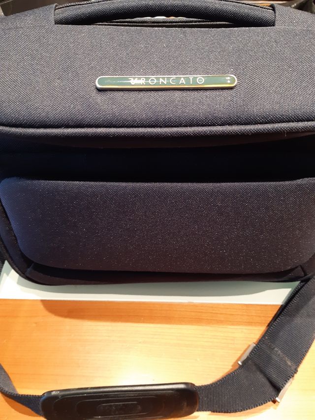 Maletin Roncato nuevo a estrenar