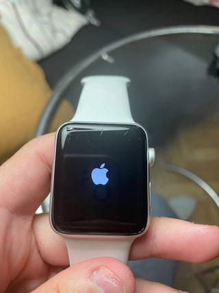 Apple Watch Series 3 de segunda mano por 140 EUR en Mercado Parque Corredor  del Henares en WALLAPOP