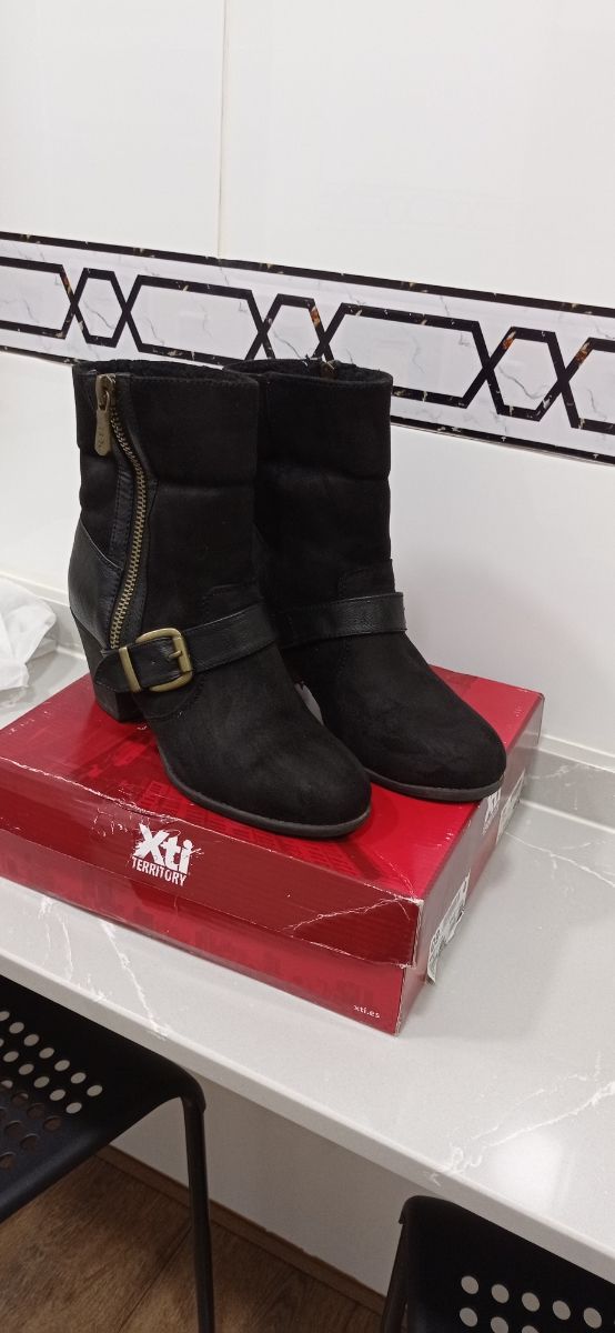 botas XTI  n 40
