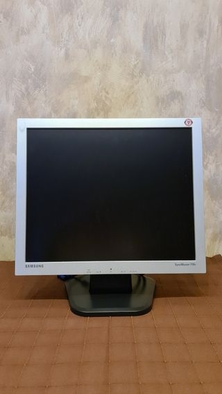 Monitor PC Samsung SyncMaster 710 v de segunda mano por 15 EUR en Colmenar  Viejo en WALLAPOP