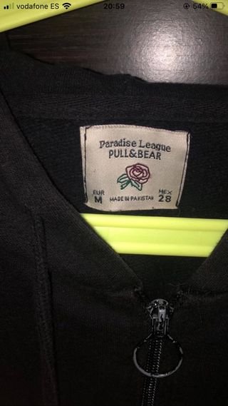 Sudadera con cremallera Pull \u0026amp; Bear de segunda mano por 10 EUR en  Barcelona en WALLAPOP