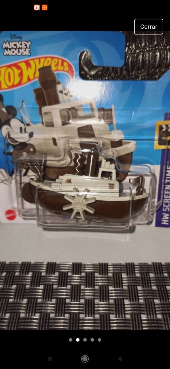 barco Mickey mouse a estrenar