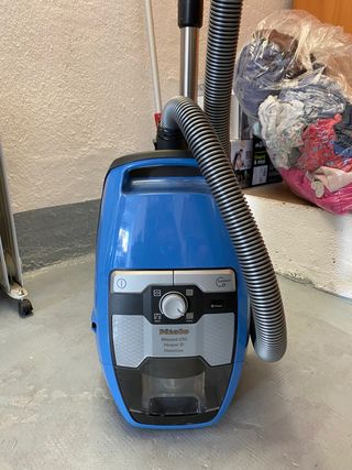 Aspiradora Miele Blizzard CX1 de segunda mano por 250 EUR en Barcelona en  WALLAPOP