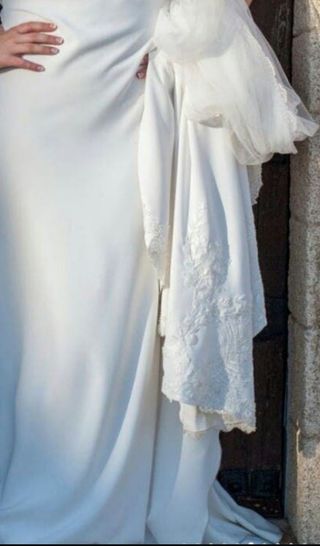 Vestido de novia modelo Anitra de Pronovias de segunda mano por 1.200 EUR  en Tomelloso en WALLAPOP