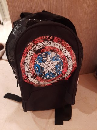 Mochila pequeña Capitán America de segunda mano por 8 EUR en Elche en  WALLAPOP