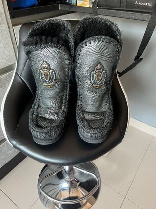 Botas Mou de segunda mano por 150 EUR en Ponferrada en WALLAPOP