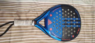 Pala de pádel Adidas Supernova CTRL 1.9 de segunda mano por 29 EUR en  Valladolid en WALLAPOP