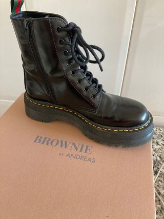 Botas piel Brownie de segunda mano por 50 EUR en Oviedo en WALLAPOP