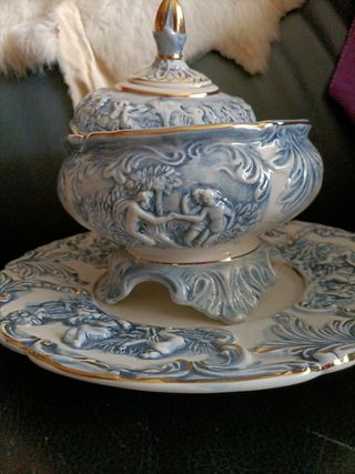 sopera y plato  porcelana r. capodimonti