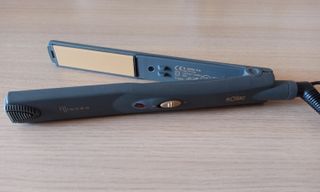 Plancha de pelo Solac, modelo Alissée de segunda mano por 14 EUR en Madrid  en WALLAPOP