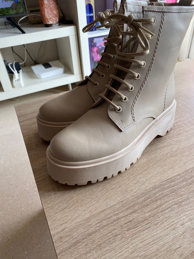 Bota piel color beige/hielo nuevas