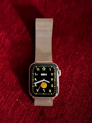 Apple watch series 5 aluminio dorado 40 mm de segunda mano por 260 EUR en  Granada en WALLAPOP