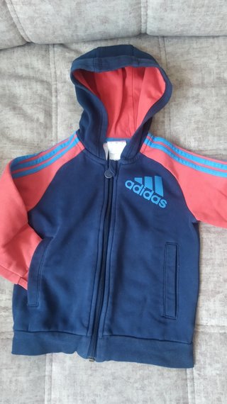 Chaqueta Adidas bebé 18-24 meses de segunda mano por 2 EUR en Madrid en  WALLAPOP