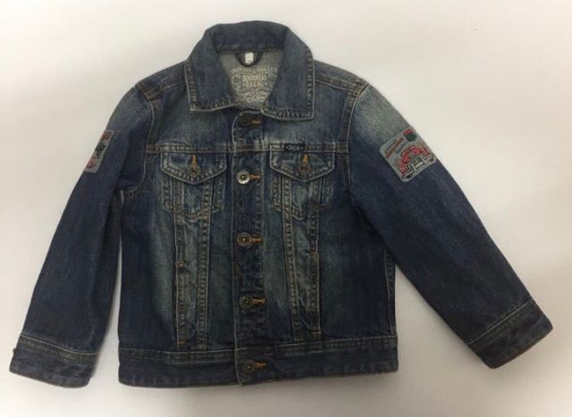 Cazadora vaquera. Talla 4 años.