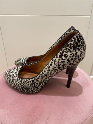 Zapatos Animal Print Zara de segunda mano por 7 EUR en Madrid en WALLAPOP