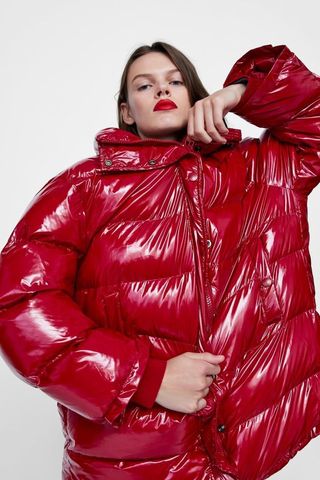Plumífero Zara efecto vinilo de segunda mano por 50 EUR en Valencia en  WALLAPOP