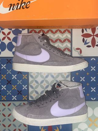Nike Blazer Mid\\'77 suede gris y violeta 36 de segunda mano por 28 EUR en  Vila-Seca en WALLAPOP