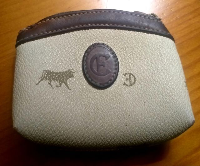 Monedero en piel