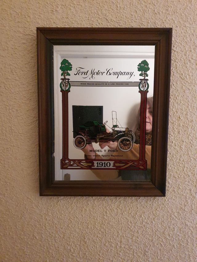 Cuadro coche antiguo Ford Model T sobre espejo