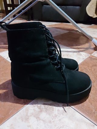 Botas negras Marypaz. de segunda mano por 20 EUR en Isla Cristina en  WALLAPOP