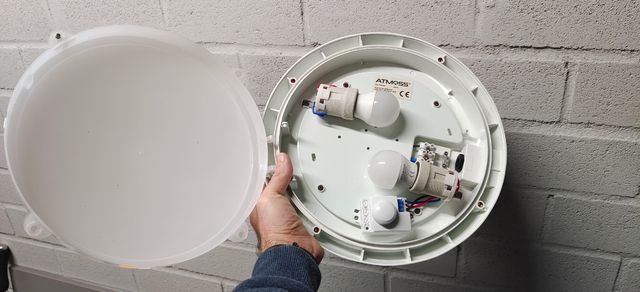 Plafón con sensor incluido