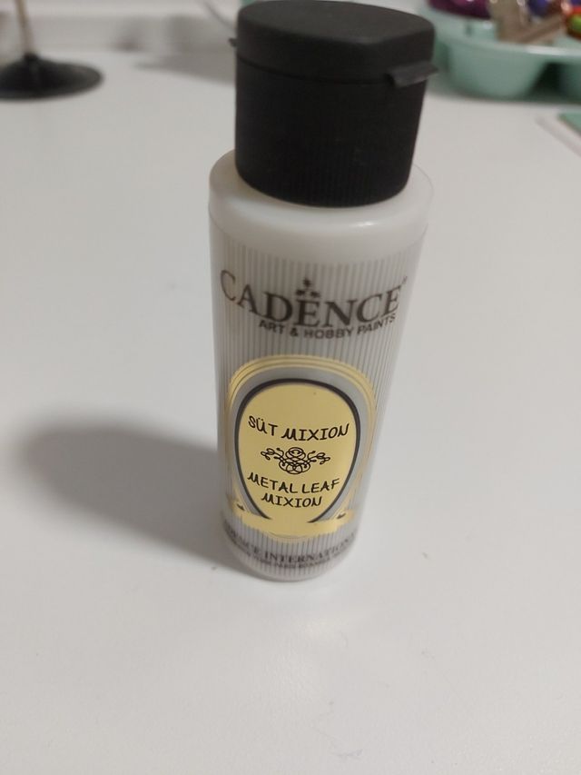 Gilding Flakes Nuvo y Mixion metal leaf Nuevo
