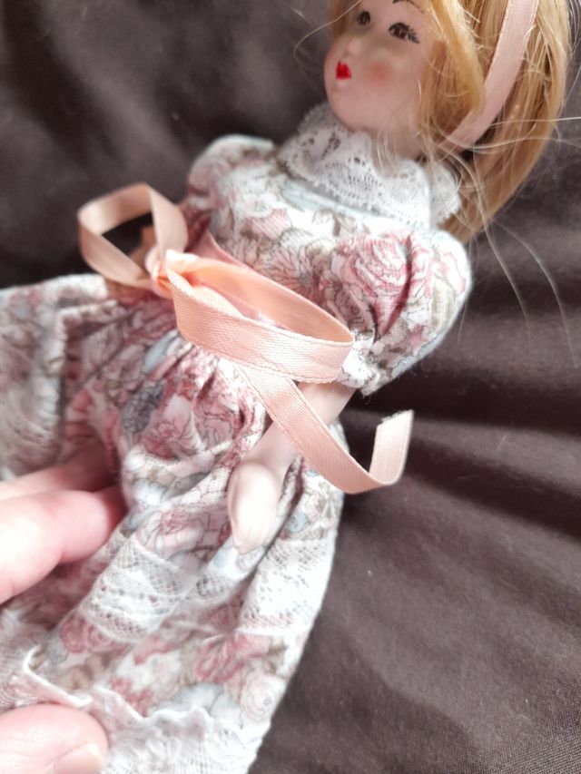 muñeca de porcelana