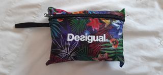 Bolsa de viaje Desigual de segunda mano por 18 EUR en Huesca en WALLAPOP