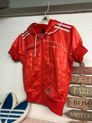 CHAQUETA ADIDAS MODA ACOLCHADA talla 38